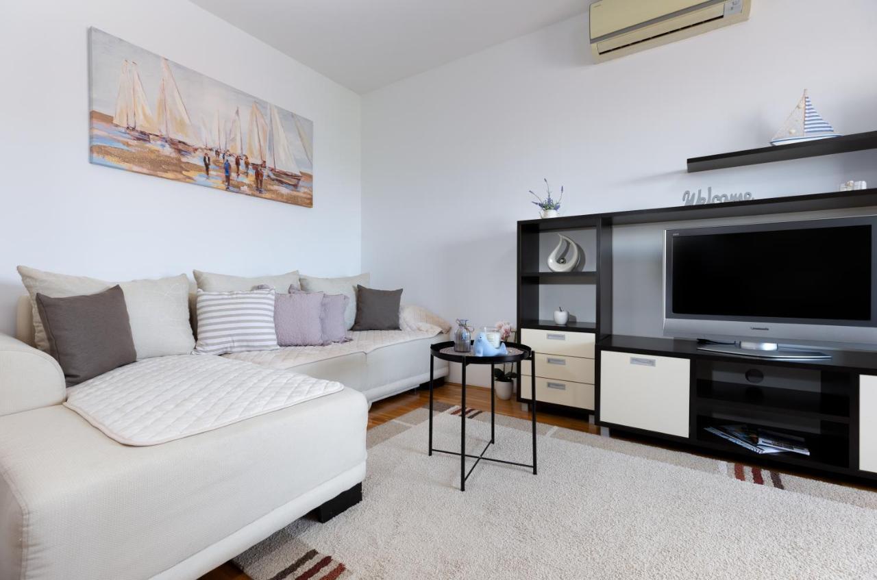 Karlita Apartment Solin Exterior photo